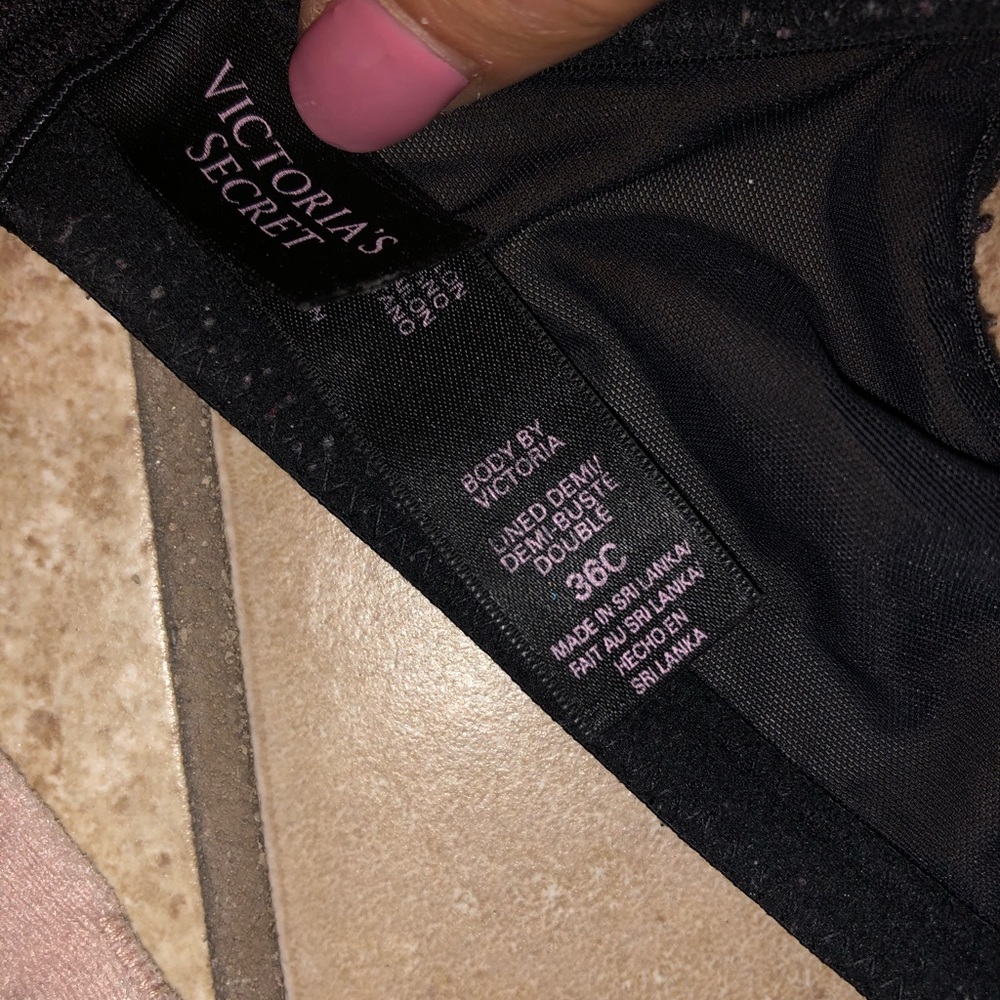 Bras - Picture 6 of 7